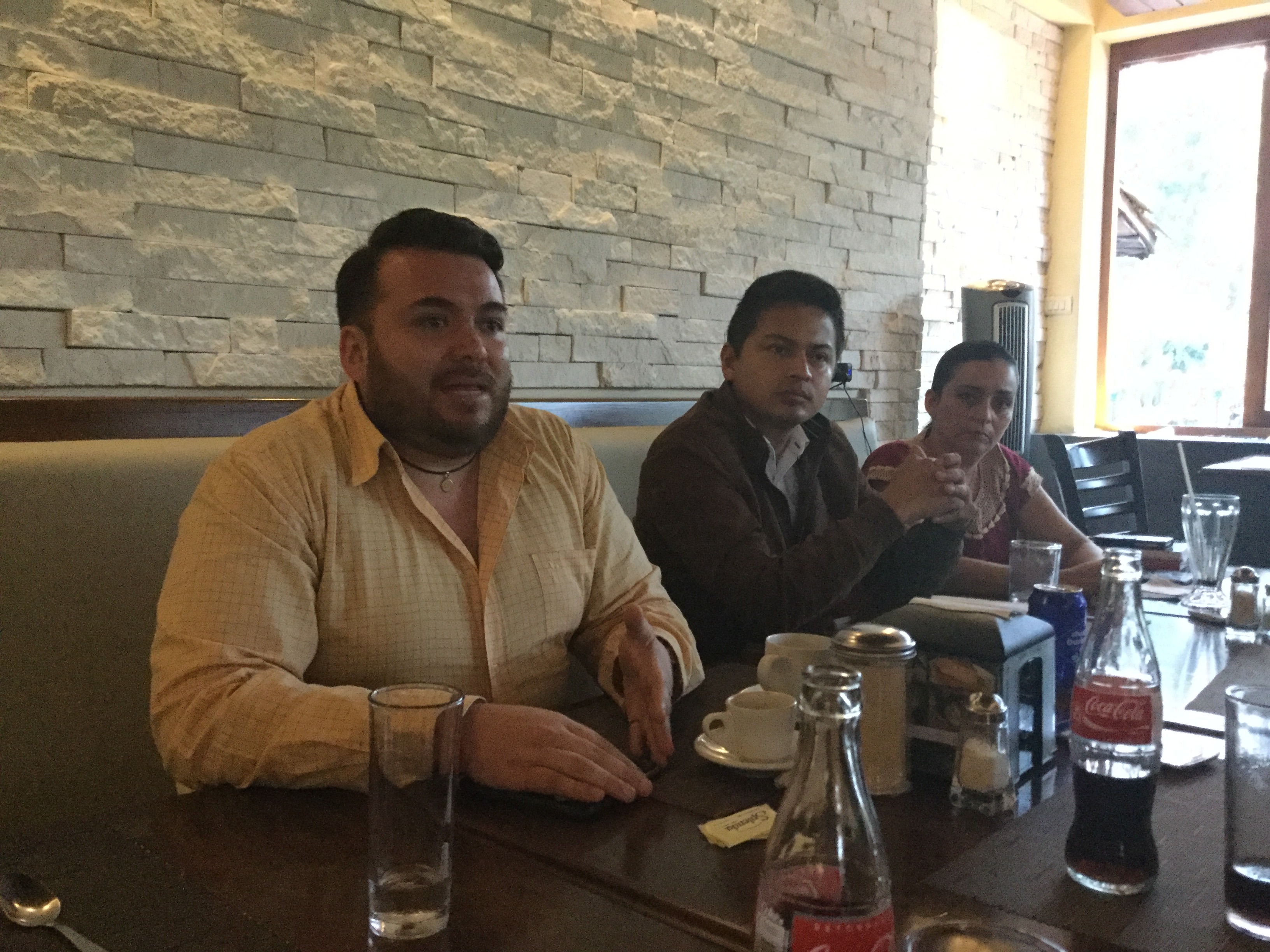 Los regidores Benjamín Sánchez Flores, Jorge Ignacio Luna y Erika Muñiz, argumentan oposición a favor de la transparencia y rendición de cuentas.