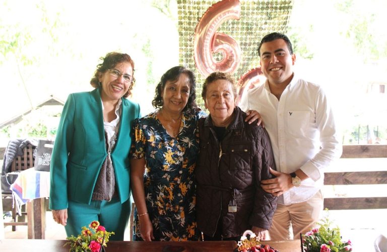 Magda Muro, Tere Cuevas, Elvia Lemus y Arturo Castillo.