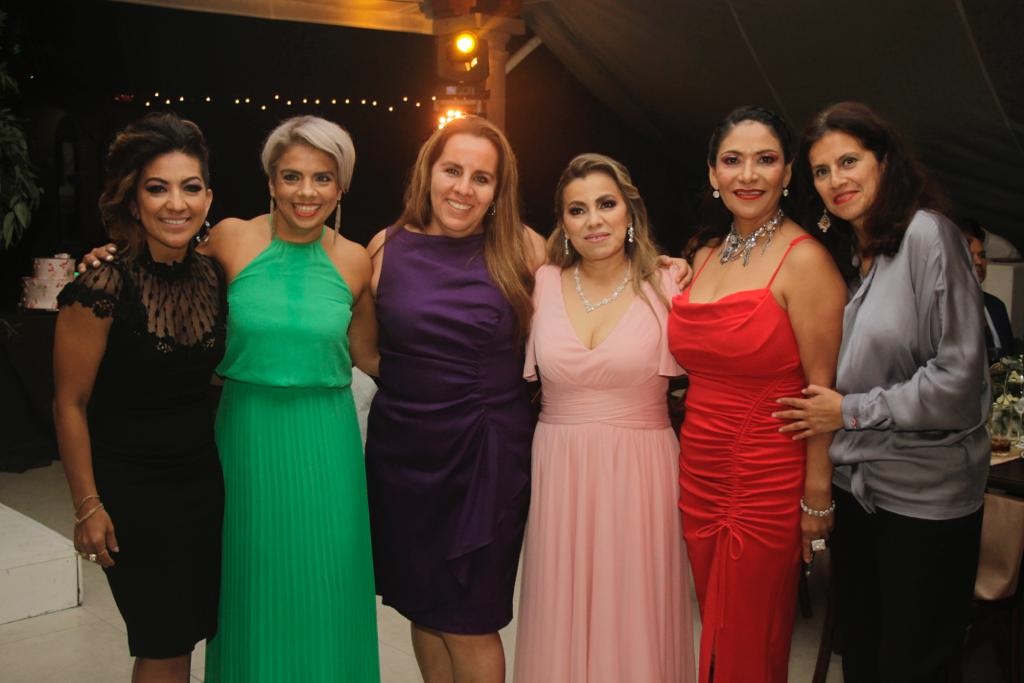 Erika Andrade, Mara Hernández, Arely Monge, Erika Méndez, Hypatía Soto y MAry Paz Monzón.