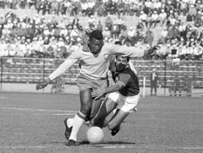 PELE SE LLEVA A SEPULVEDA