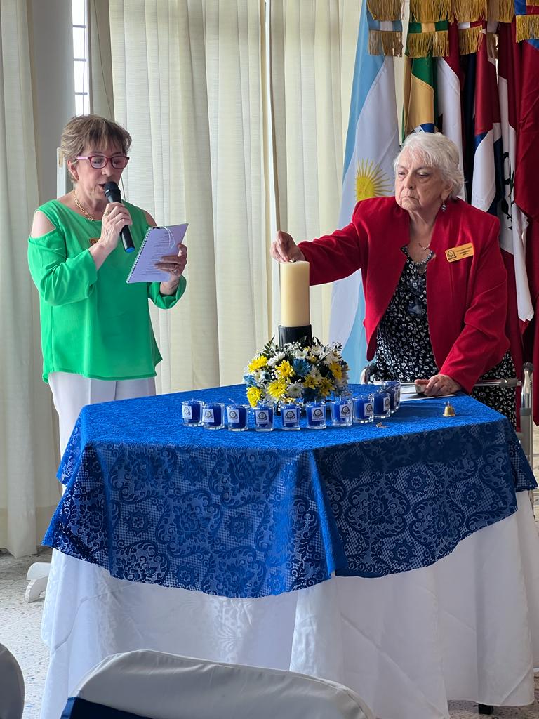 Socia Alma Yameli Rodríguez, leyó el #Relato la luz de la Amistad.