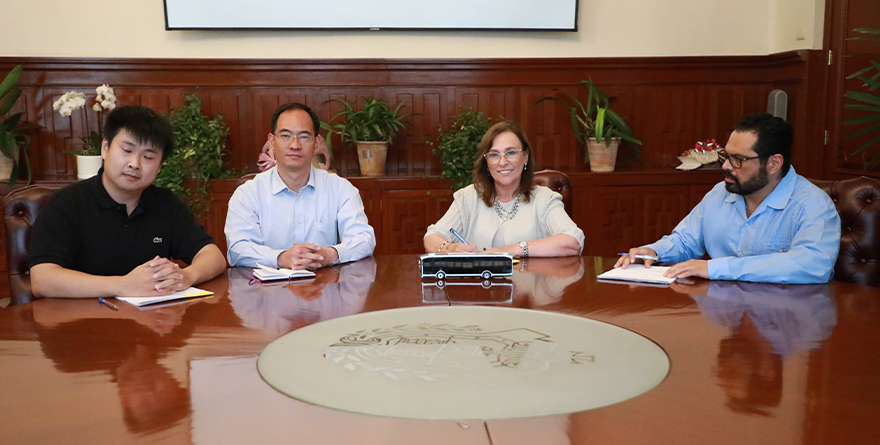 VERACRUZ FIRMA COMPRA DE CAMIONES HÍBRIDOS ULÚA