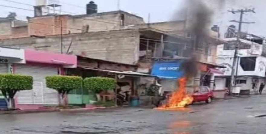 BALACERAS, BLOQUEOS Y QUEMA DE NEGOCIOS EN ZITÁCUARO