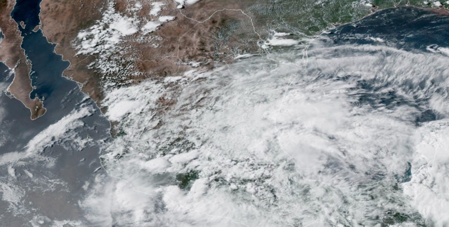 HURACÁN ÉRICK SE DEBILITA A TORMENTA TROPICAL
