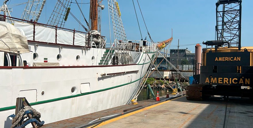 LLEVAN AL ‘CUAUHTÉMOC’ A OTRO ASTILLERO POR REPARACIONES