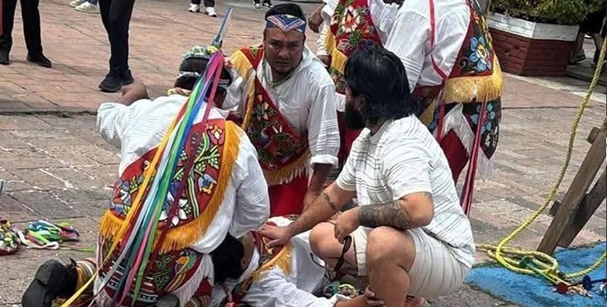 CAEN VOLADORES DE PAPANTLA, CINCO HERIDOS