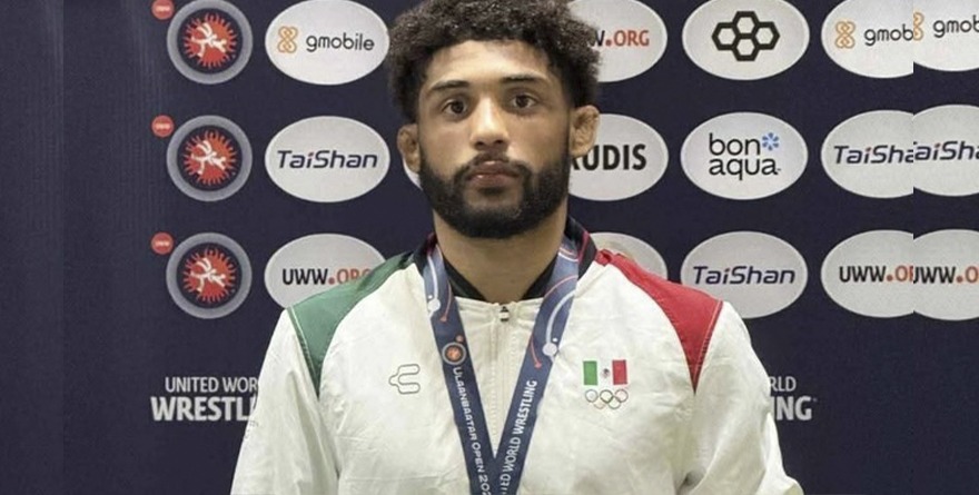 GANA PLATA ROMAN BRAVO-YOUNG EN ABIERTO DE LUCHAS