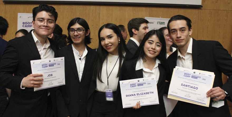 ESTUDIANTES APLICAN LA QUÍMICA Y SU VISIÓN EMPRESARIAL ANTE PROBLEMAS MUNDIALES