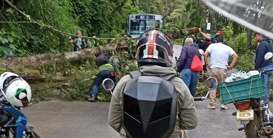 CERRARÁN CARRETERA COATEPEC-XICO ESTE JUEVES
