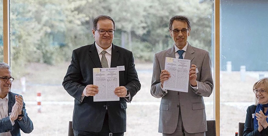 LLAMA EL RECTOR LOMELÍ A LA DEFENSA DE UNIVERSIDADES LIBRES E INVESTIGACIÓN CRÍTICA