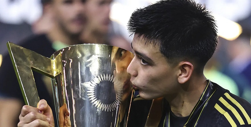 GILBERTO MORA GANÓ SU PRIMER TROFEO INTERNACIONAL CON MÉXICO A LOS 16 AÑOS