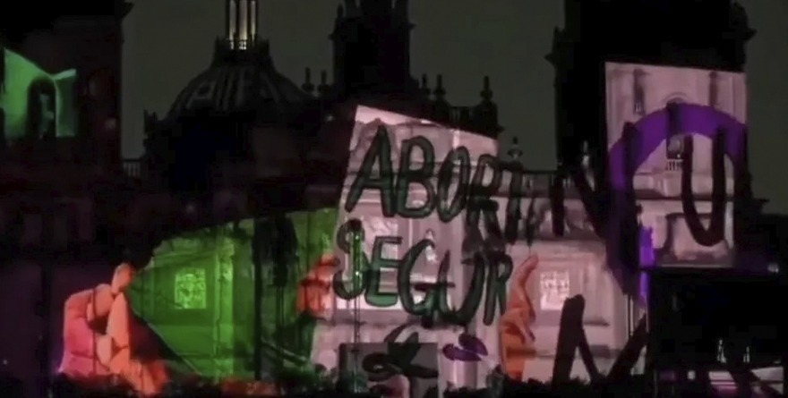 IGLESIA PIDE RETIRAR PROYECCIÓN ‘MEMORIA LUMINOSA’ SOBRE LA CATEDRAL METROPOLITANA