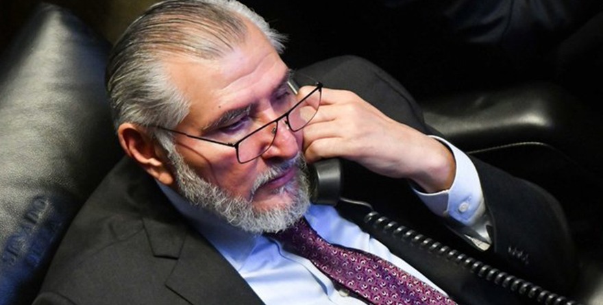 SACUDE CRISIS A ADÁN AUGUSTO
