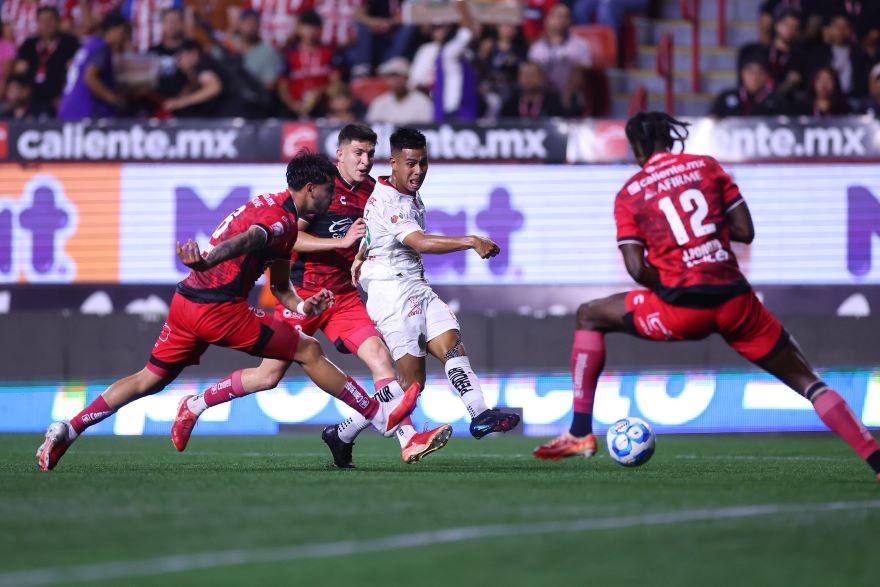 LOGRA CHIVAS RESCATAR EMPATE 3-3 EN TIJUANA
