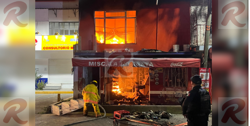 INCENDIO CONSUMIÓ LOCAL Y VIVIENDA  EN COATEPEC