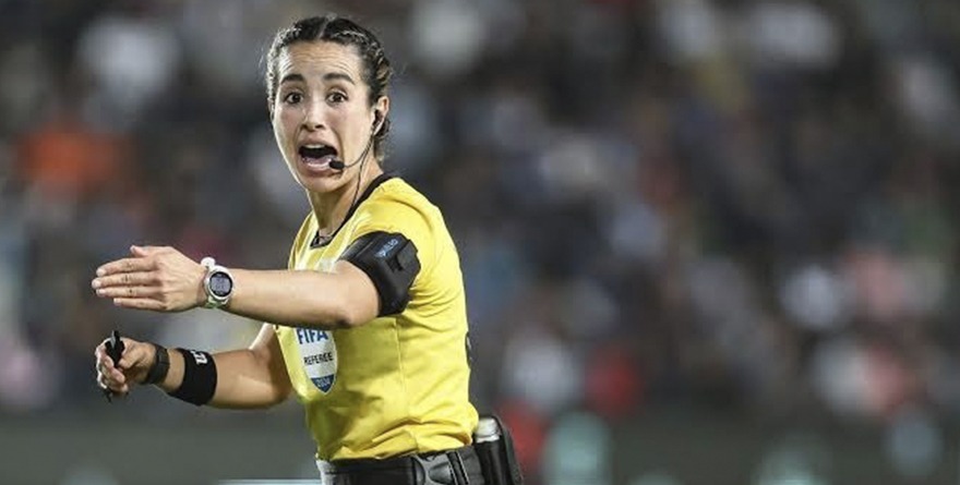 FIFA SACA “AMARILLA” A LAS AMENAZAS CONTRA ÁRBITRA