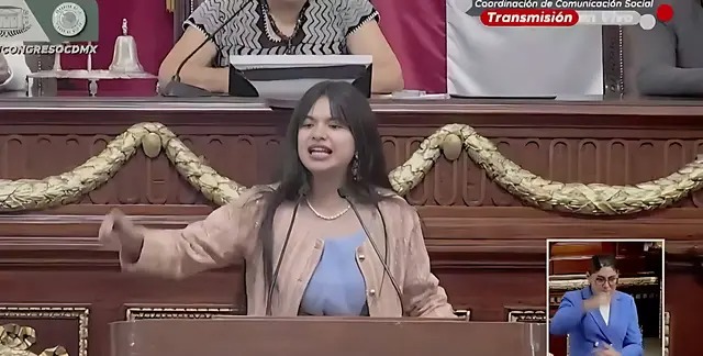 RECLAMA FALTA DE ATENCIÓN DE DIPUTADOS EN ENTREGA DE PREMIO
