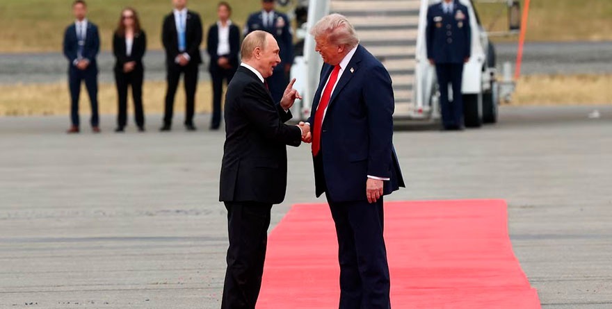 LE PONE A PUTIN ALFOMBRA ROJA… Y NO HAY ACUERDO