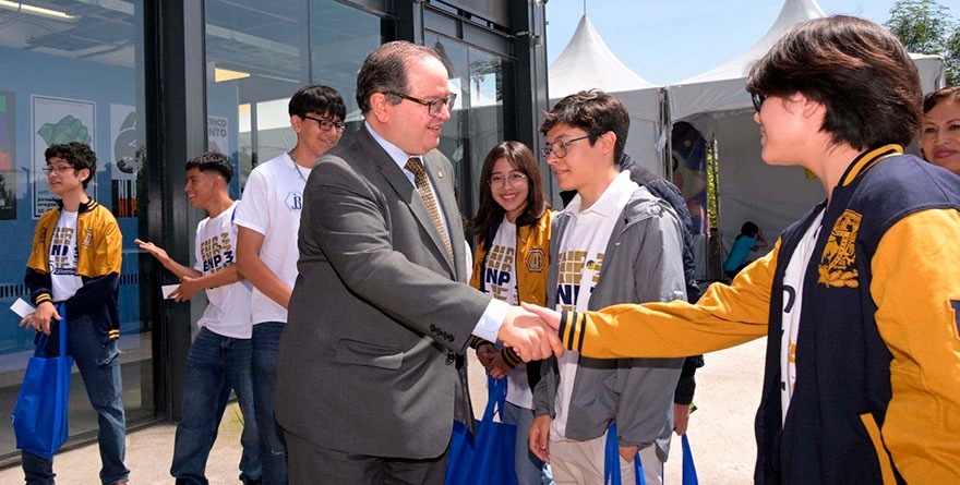 AUMENTA LA UNAM 1 600 LUGARES DE PREPA