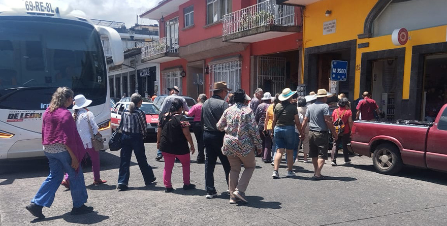 TURISTAS ARRIBAN A COATEPEC A LA RUTA DE LA ORQUÍDEA