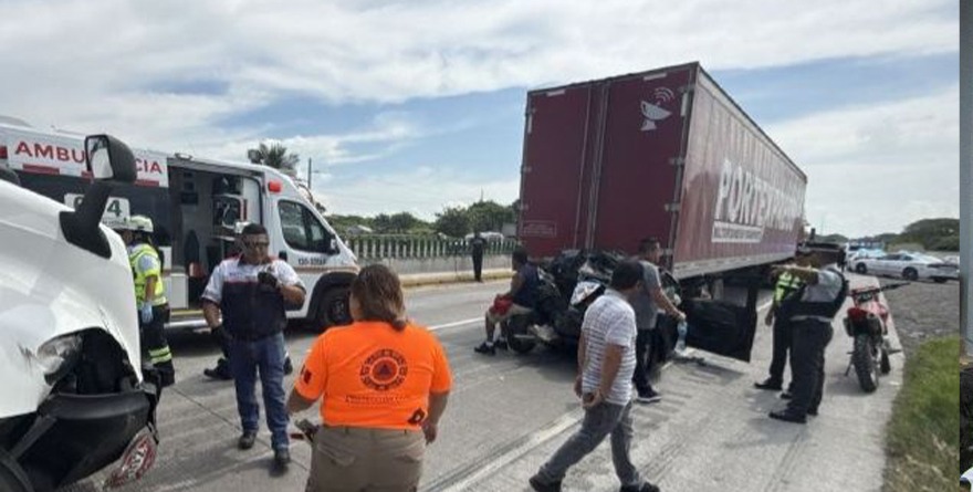 ATIENDEN ACCIDENTE EN AUTOPISTA CÓRDOBA-VERACRUZ
