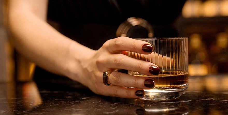 SE ELEVÓ EL CONSUMO DE ALCOHOL EN LA PANDEMIA, MÁS EN MUJERES