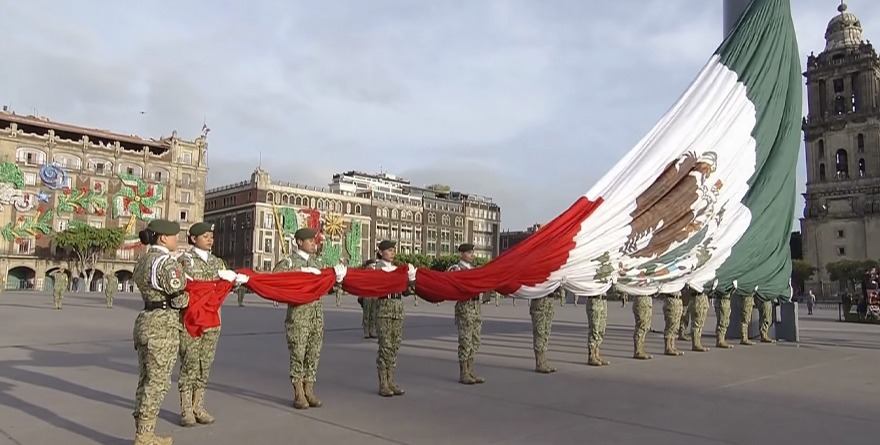 CEREMONIA DE IZAMIENTO DE BANDERA