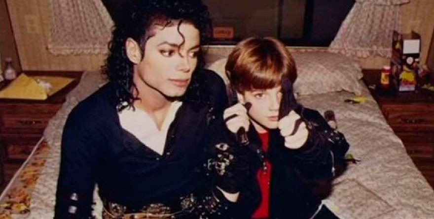 PRESUNTAS VÍCTIMAS DE MICHAEL JACKSON EXIGEN $400 MDD