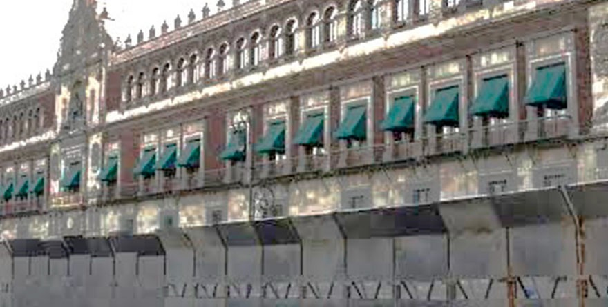 CERCADO PALACIO NACIONAL POR MARCHA DEL 2 DE OCTUBRE
