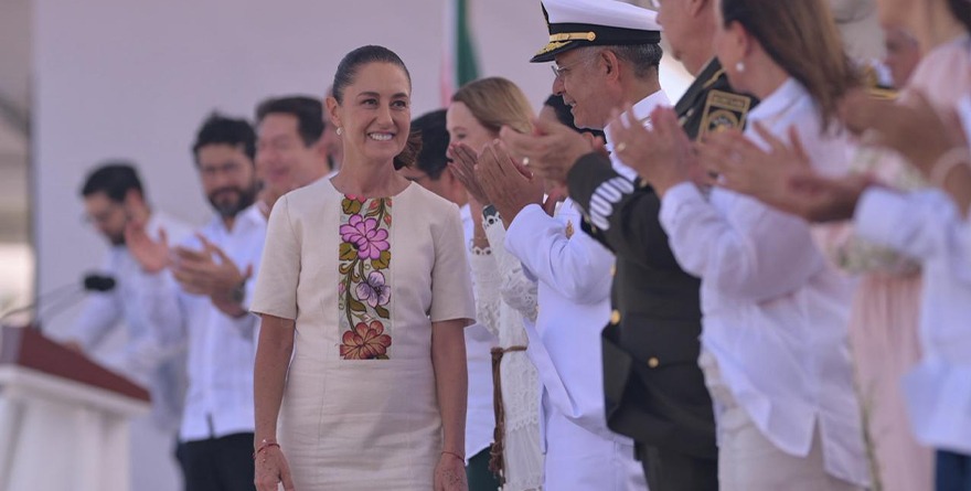 NAHLE Y SHEINBAUM RINDEN HOMENAJE A LA ARMADA EN VERACRUZ