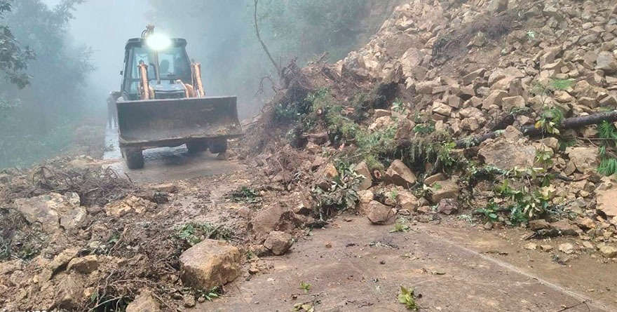 QUEDAN, POR LLUVIAS, MILES INCOMUNICADOS