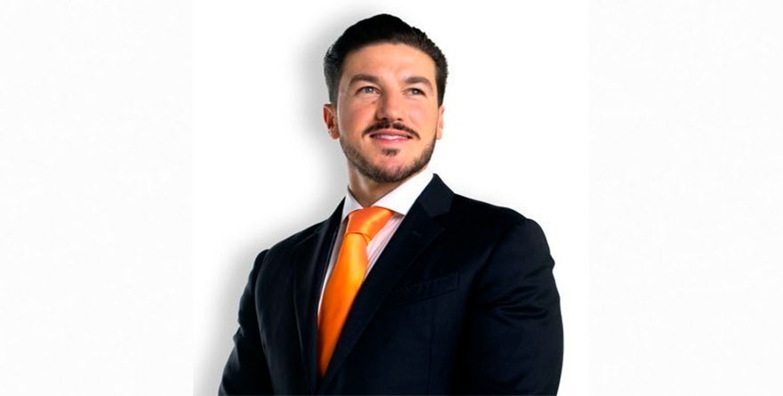 NIEGA SAMUEL REFORMA PARA FAVORECER A SU ESPOSA EN 2027