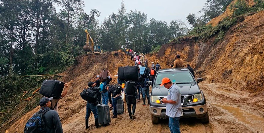 VAN 80 MUERTES POR FUERTES LLUVIAS