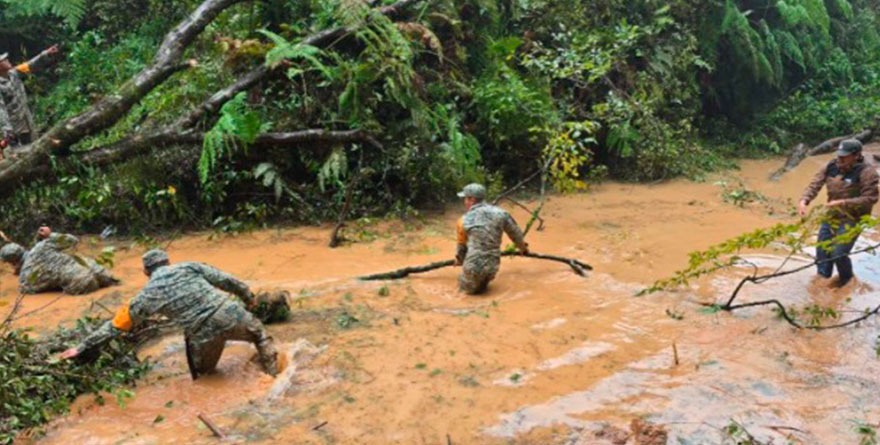 AUMENTA A 82 LOS MUERTOS POR INUNDACIONES