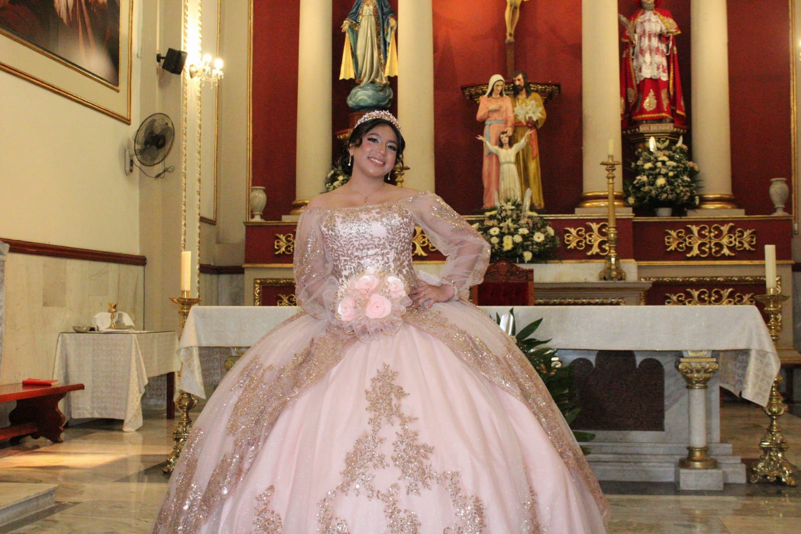 ANA MARÍA CUMPLE 15