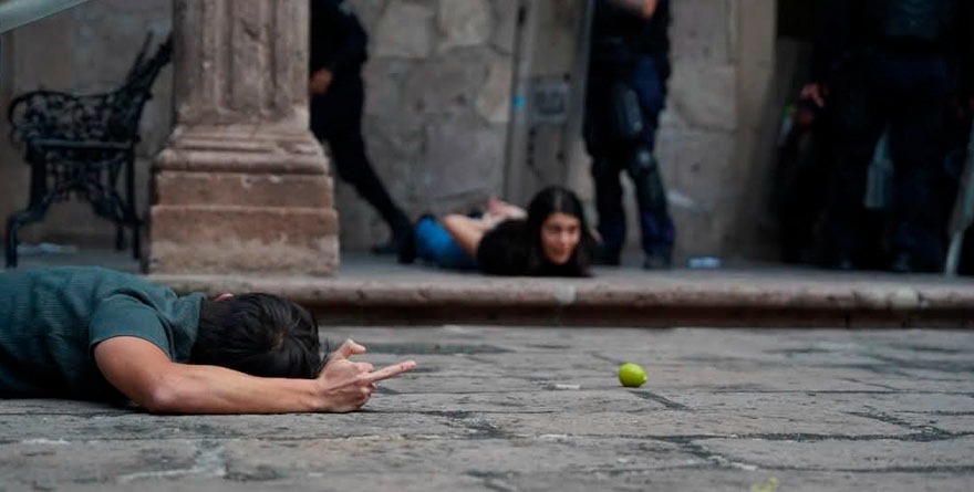 DESTROZAN PALACIO DE MICHOACÁN POR CRIMEN DE MANZO