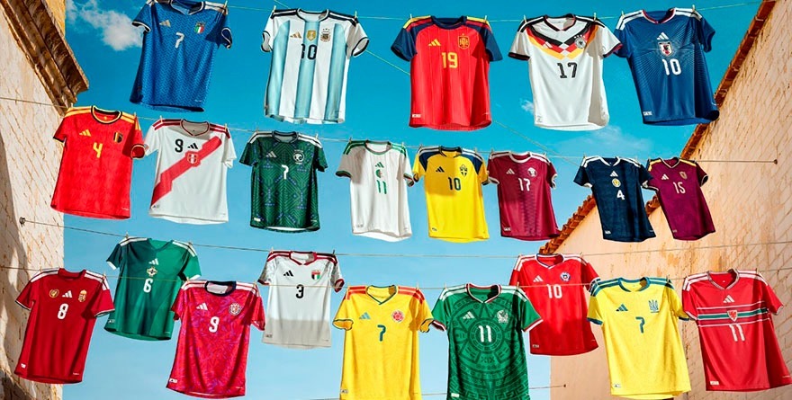 DE PELÉ A MESSI LA HISTORIA A TRAVÉS DE CAMISETAS