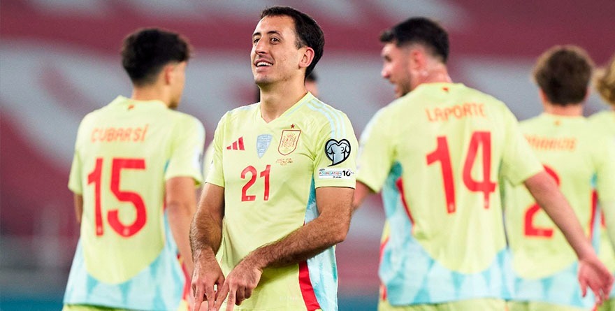 ESPAÑA PONE PIE Y MEDIO EN EL MUNDIAL