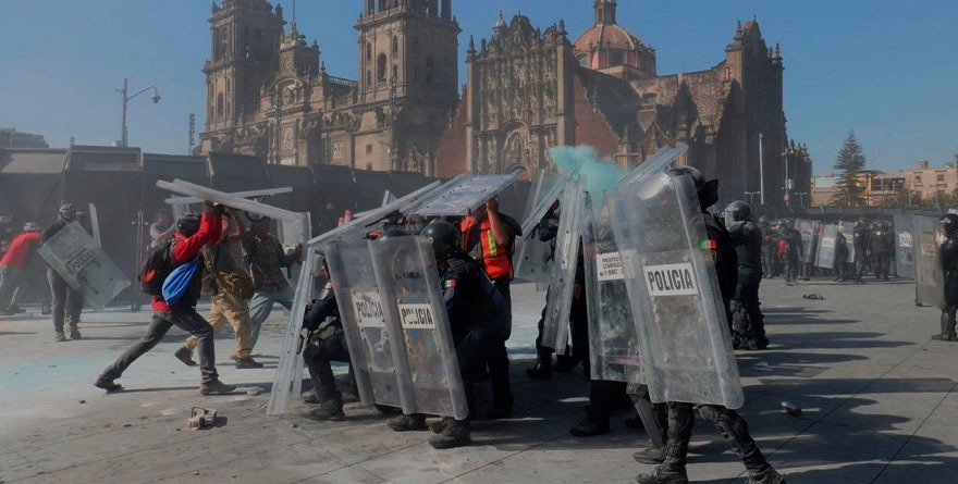 CRUZAN ACUSACIONES POR VIOLENCIA EN MARCHA DE GENERACIÓN Z
