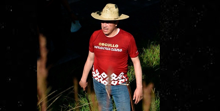 NAHLE SE DEFIENDE DE LOS ZOPILOTES…