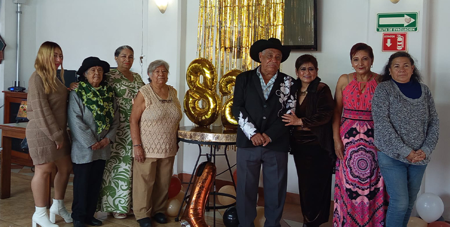 FESTIVAL Y CUMPLEAÑOS EL COLIBRÍ