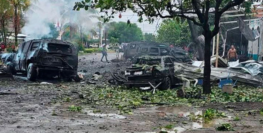 EXPLOTA EN MICHOACÁN COCHE BOMBA CON CONDUCTOR