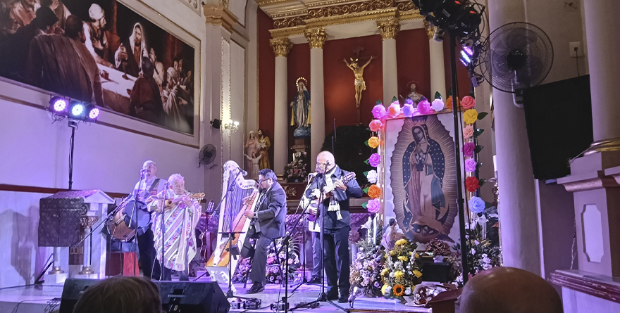 CONCIERTO NAVIDEÑO CON TLENHUICANI