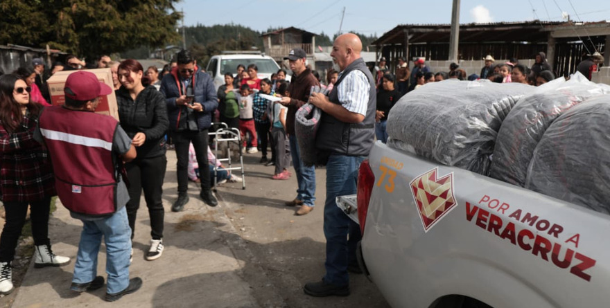 CARAVANA ABRIGANDO CORAZONES LLEGA A COATEPEC