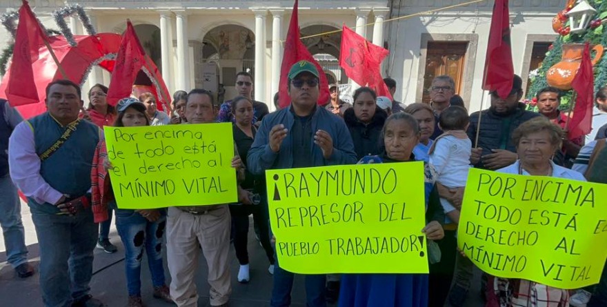 CONTINÚA PLANTÓN DE ANTORCHISTAS EN COATEPEC