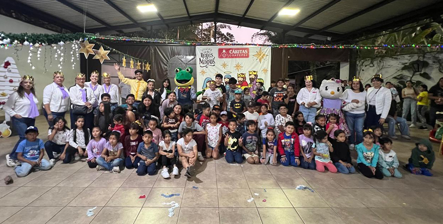 CÁRITAS COATEPEC CELEBRÓ EL DÍA DE REYES