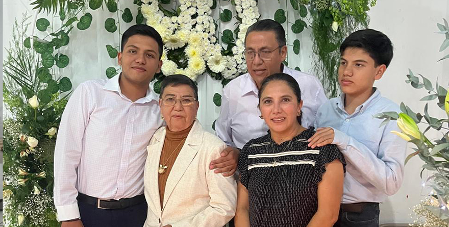 MARÍA EUGENIA CELEBRA 80 AÑOS DE VIDA