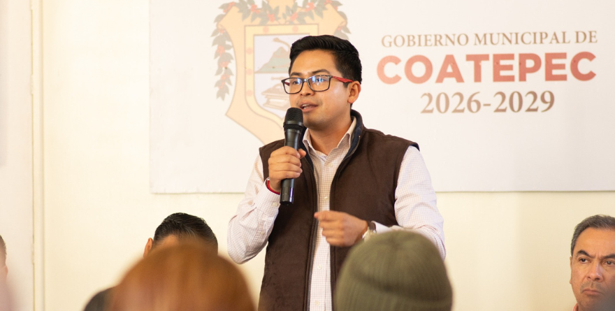 NACHO LUNA ENCARA EL AMBULANTAJE EN COATEPEC