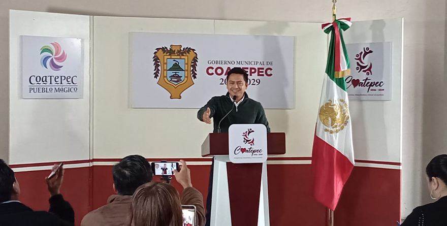 LIMPIAN EL PARQUE Y AFINAN LA FERIA DEL CAFÉ