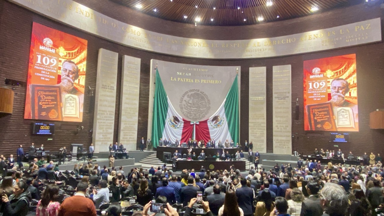 CHOCAN DIPUTADOS EN SESIÓN… Y SE DAN 7 DÍAS DE ASUETO